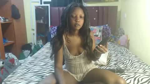 Snapshot of tamela_1 chatting on 05/25/26, 03:23 tamela online show from 05/25/26, 03:23
