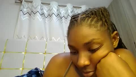 Snapshot of tamia538235 chatting on 02/19/25, 12:25 tamia online show from 02/19/25, 12:25