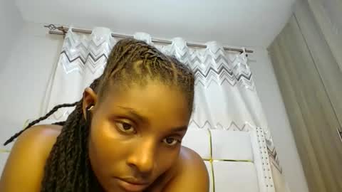 Snapshot of tamia538235 chatting on 02/25/25, 12:25 tamia online show from 02/25/25, 12:25