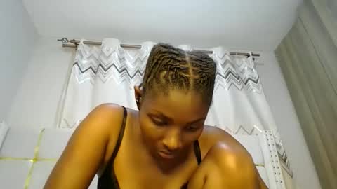 Snapshot of tamia538235 chatting on 02/25/25, 06:31 tamia online show from 02/25/25, 06:31