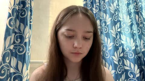 Emilia online show from 04/08/26, 01:44