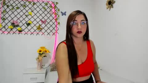 Snapshot of tamidesire chatting on 04/19/26, 08:00 TamiDesire online show from 04/19/26, 08:00