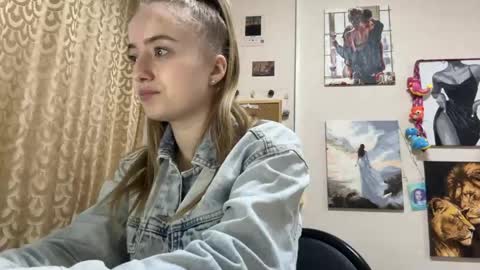 Karina online show from 04/22/26, 04:30