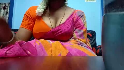 Snapshot of tamilmadhi520 chatting on 05/01/26, 05:50 tamilmadhi520 online show from 05/01/26, 05:50