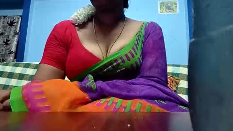 Snapshot of tamilmadhi520 chatting on 05/05/26, 05:54 tamilmadhi520 online show from 05/05/26, 05:54