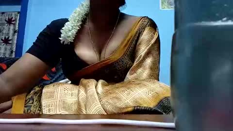 Snapshot of tamilmadhi520 chatting on 05/19/26, 05:36 tamilmadhi520 online show from 05/19/26, 05:36