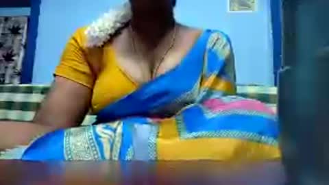 Snapshot of tamilmadhi520 chatting on 06/28/26, 05:52 tamilmadhi520 online show from 06/28/26, 05:52