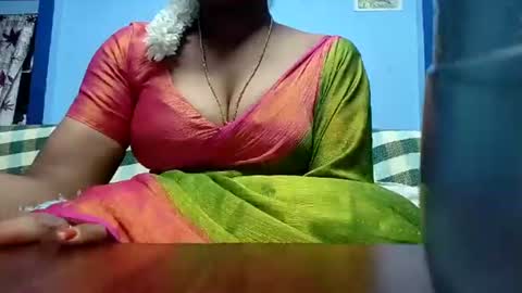 Snapshot of tamilmadhi520 chatting on 07/05/26, 05:42 tamilmadhi520 online show from 07/05/26, 05:42