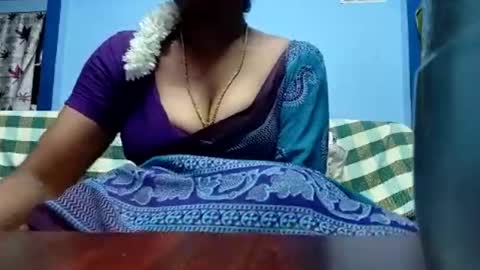 Snapshot of tamilmadhi520 chatting on 07/08/26, 07:51 tamilmadhi520 online show from 07/08/26, 07:51