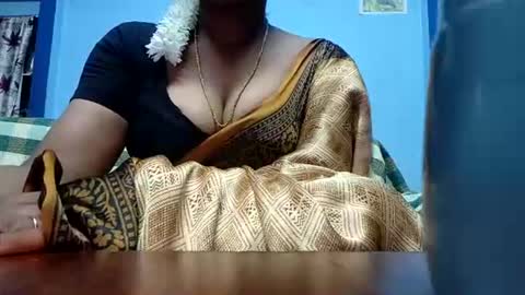 Snapshot of tamilmadhi520 chatting on 07/18/26, 05:33 tamilmadhi520 online show from 07/18/26, 05:33