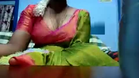 Snapshot of tamilmadhi520 chatting on 07/21/26, 05:32 tamilmadhi520 online show from 07/21/26, 05:32