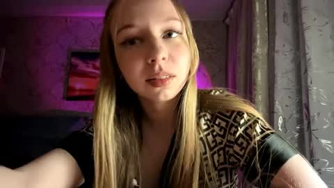 Snapshot of tammiglembocki chatting on 04/18/26, 06:01 Jenny online show from 04/18/26, 06:01