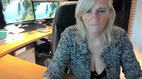 Tammy online show from 12/17/24, 11:49