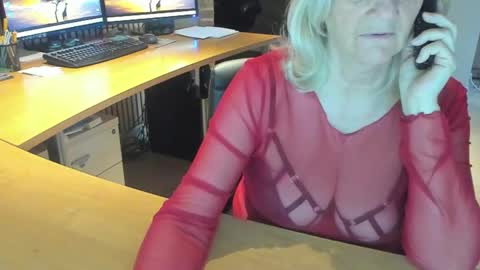 Snapshot of tammy4camfun chatting on 02/11/26, 09:03 Tammy online show from 02/11/26, 09:03