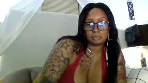 Snapshot of tammygold chatting on 12/03/25, 01:35 Tammygold online show from 12/03/25, 01:35