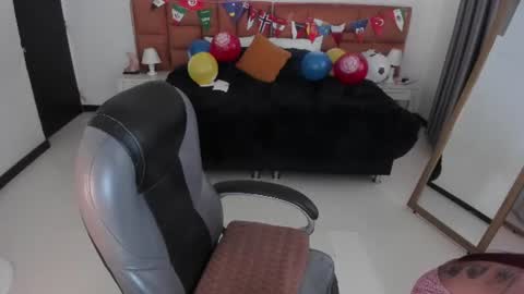 Snapshot of tamy_edwards chatting on 07/10/26, 08:00 Tamy online show from 07/10/26, 08:00