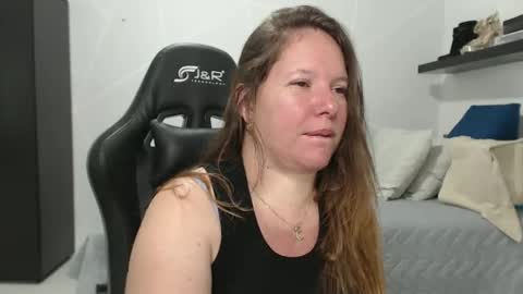 Snapshot of tamy_shine87 chatting on 10/14/25, 03:07 Im Samy online show from 10/14/25, 03:07