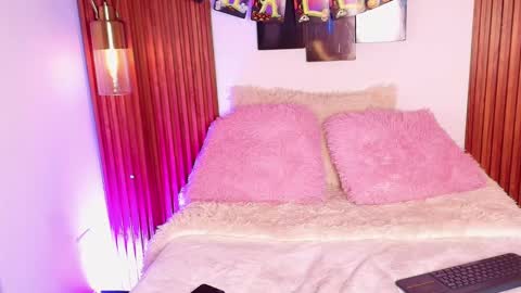  BLUE  online show from 10/23/25, 02:05