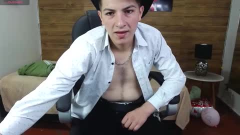 Snapshot of taner_king chatting on 10/31/25, 04:02 TANER online show from 10/31/25, 04:02