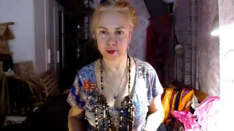 Milena online show from 11/15/25, 10:01