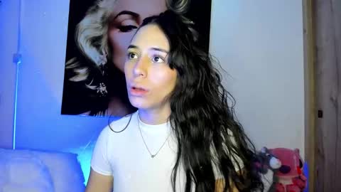 tania06 online show from 11/18/25, 02:43