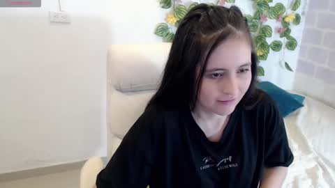 Tania  online show from 11/29/25, 04:21