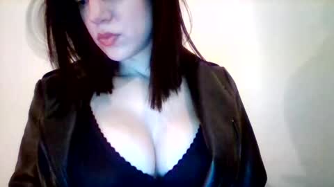 Snapshot of taniatalisha chatting on 05/08/26, 10:37 taniatalisha online show from 05/08/26, 10:37