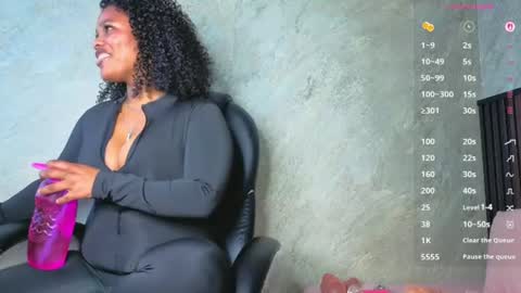 Snapshot of tanisha__lux chatting on 07/15/26, 11:10 Tanisha online show from 07/15/26, 11:10