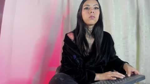 Snapshot of tanit_angels chatting on 10/28/25, 05:00 TANIT ANGELS online show from 10/28/25, 05:00