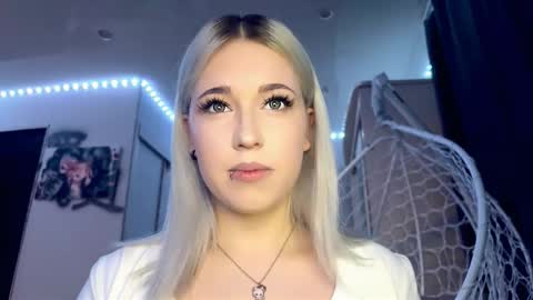 Lisa online show from 11/12/25, 03:12