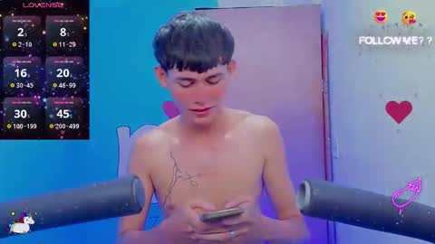 Snapshot of tanjiro_cute chatting on 06/07/26, 04:05 Andres online show from 06/07/26, 04:05