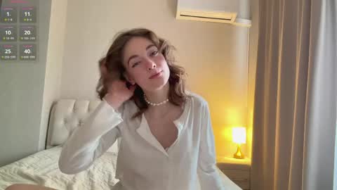 Mia online show from 04/12/26, 01:54