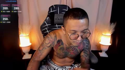 Snapshot of tannedskinmatty chatting on 01/27/25, 09:33 Matty online show from 01/27/25, 09:33