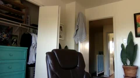 Dr. Love online show from 02/09/26, 04:44