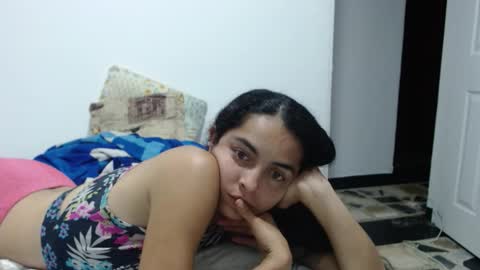 Snapshot of tantricroots chatting on 12/13/25, 11:54 Angeline Follow online show from 12/13/25, 11:54