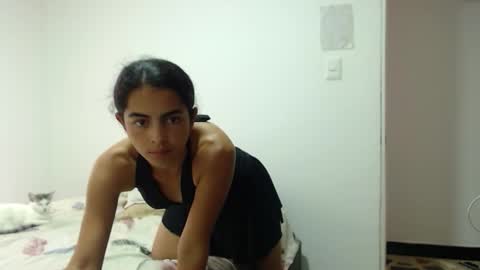 Snapshot of tantricroots chatting on 01/13/26, 06:35 Angeline Follow online show from 01/13/26, 06:35