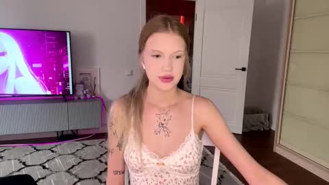 Snapshot of tanyaquartaro chatting on 02/18/26, 11:28 Alisa online show from 02/18/26, 11:28