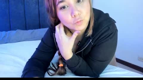 Snapshot of tara__ chatting on 11/30/25, 12:36 tara__ online show from 11/30/25, 12:36