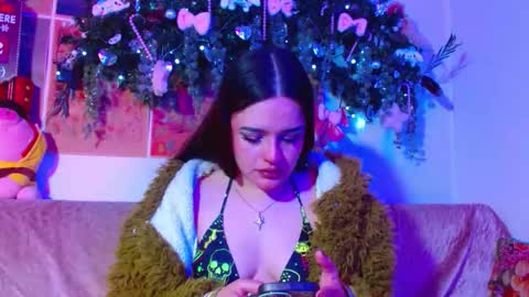    online show from 12/04/25, 01:59