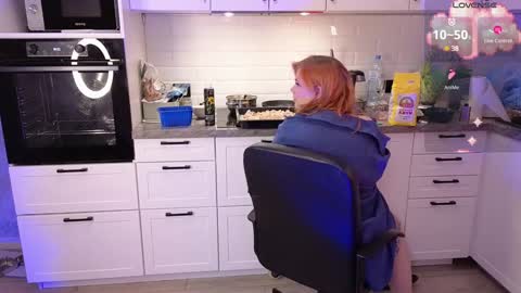 tara_renn online show from 12/09/24, 12:51