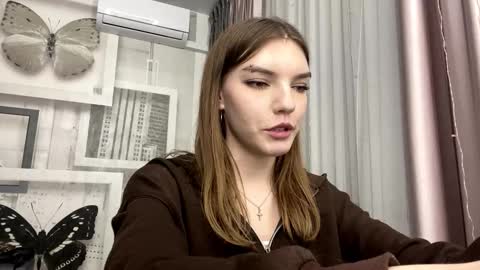 Mia online show from 03/05/26, 04:03