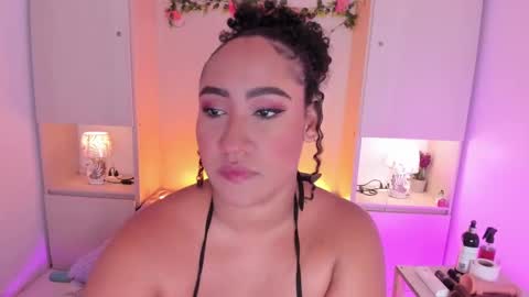 Snapshot of tarawiilson_ chatting on 09/13/25, 04:12 T A R A online show from 09/13/25, 04:12