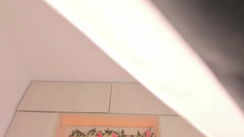 Snapshot of tarawiilson_ chatting on 10/19/25, 04:40 T A R A online show from 10/19/25, 04:40