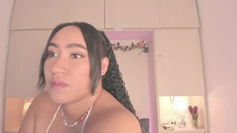 Snapshot of tarawiilson_ chatting on 12/21/25, 04:30 T A R A online show from 12/21/25, 04:30