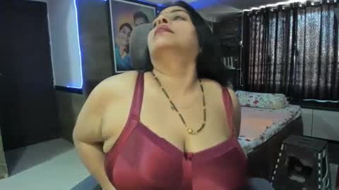 Snapshot of tarivishu23 chatting on 12/15/24, 05:13 tarivishu23 online show from 12/15/24, 05:13