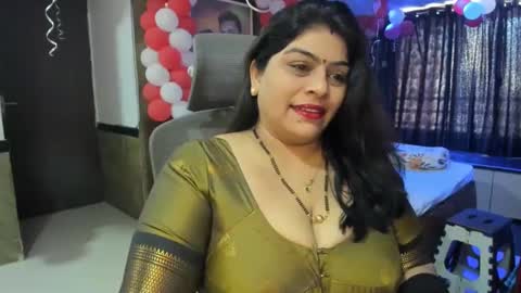 Snapshot of tarivishu23 chatting on 02/15/25, 04:25 tarivishu23 online show from 02/15/25, 04:25
