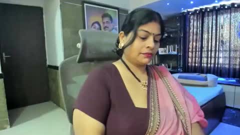 Snapshot of tarivishu23 chatting on 10/22/25, 02:34 tarivishu23 online show from 10/22/25, 02:34