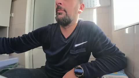 Snapshot of tarkan198 chatting on 01/08/25, 08:27 tarkan198 online show from 01/08/25, 08:27