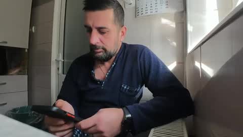 Snapshot of tarkan198 chatting on 01/12/25, 10:12 tarkan198 online show from 01/12/25, 10:12