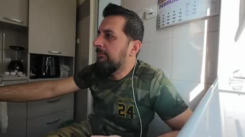 Snapshot of tarkan198 chatting on 02/04/25, 10:21 tarkan198 online show from 02/04/25, 10:21